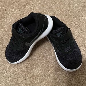 Toddler Size 9 Nike Shoes - NWOT